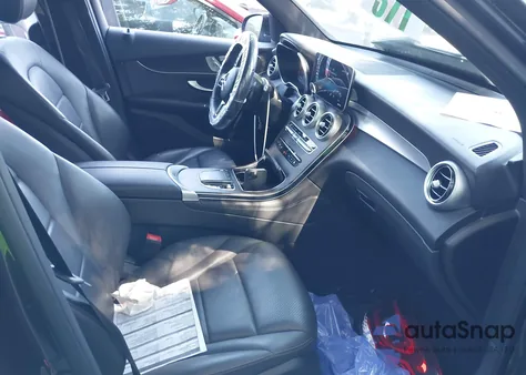 2020 Mercedes-Benz Glc 300 z USA, uszkodzony, nr VIN W1N0G8DB3LF860913